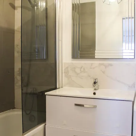 Flat With Breathtaking Views - Close Stadiums Appartamento